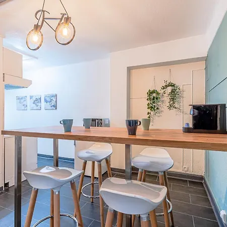 1 Studio & 4 Appts - 1 A 4 Lits - 1 A 7 Pers - Max 25 Pers - 1 Immeuble - Confort, Flexibilite ------ English - 1 Studio & 4 Apts - 1 To 4 Beds - 1 To 7 Guests - Up To 25 - Same Building -- Cattenom Hayange Exterior photo