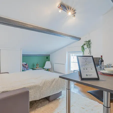 1 Studio & 4 Appts - 1 A 4 Lits - 1 A 7 Pers - Max 25 Pers - 1 Immeuble - Confort, Flexibilite ------ English - 1 Studio & 4 Apts - 1 To 4 Beds - 1 To 7 Guests - Up To 25 - Same Building -- Cattenom Hayange Exterior photo