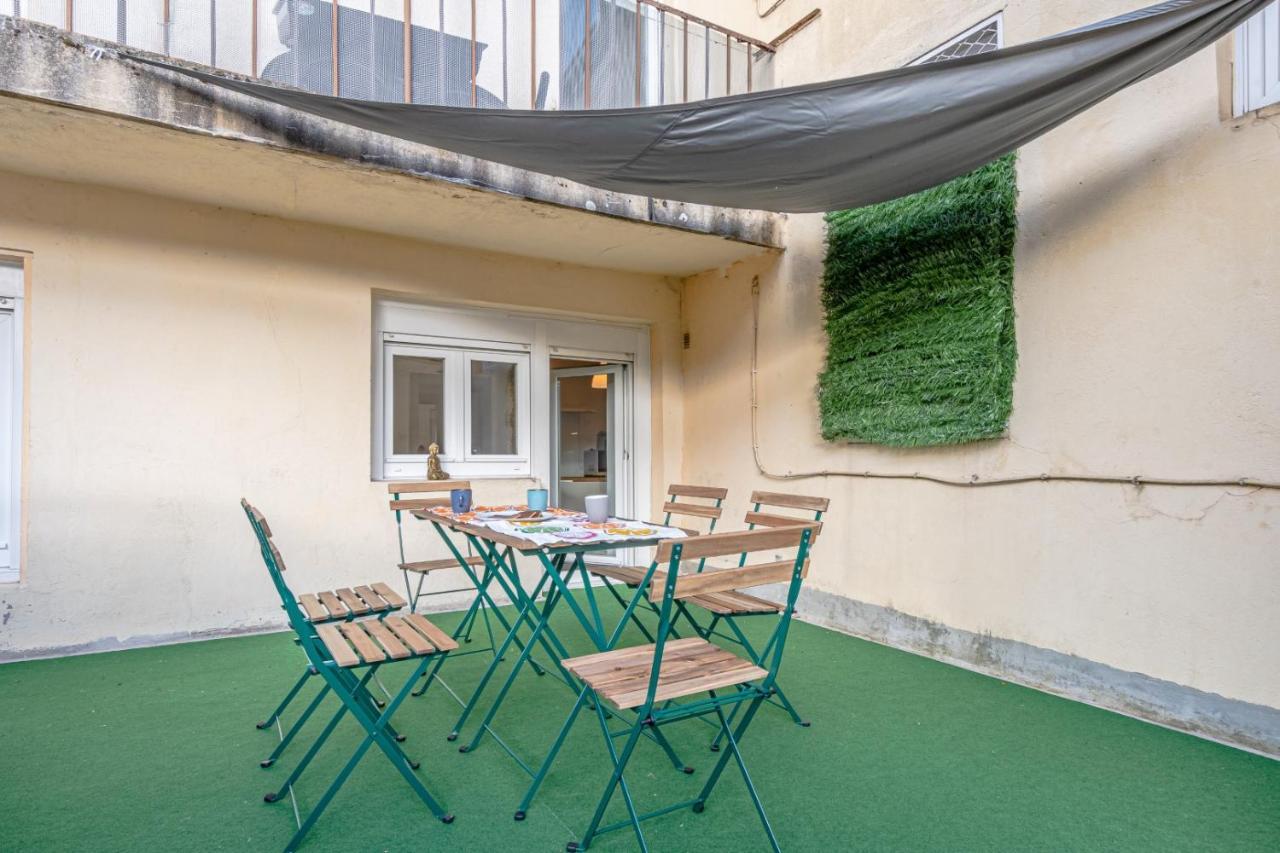 1 & 4 Appts - 1 A 4 Lits - 1 A 7 Pers - Max 25 Pers - 1 Immeuble - Confort, Flexibilite ------ - 1 & 4 Apts - 1 To 4 Beds - 1 To 7 Guests - Up To 25 - Same Building -- Cattenom