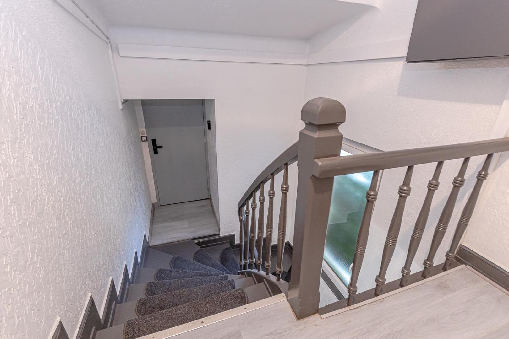 1 & 4 Appts - 1 A 4 Lits - 1 A 7 Pers - Max 25 Pers - 1 Immeuble - Confort, Flexibilite ------ - 1 & 4 Apts - 1 To 4 Beds - 1 To 7 Guests - Up To 25 - Same Building -- Cattenom