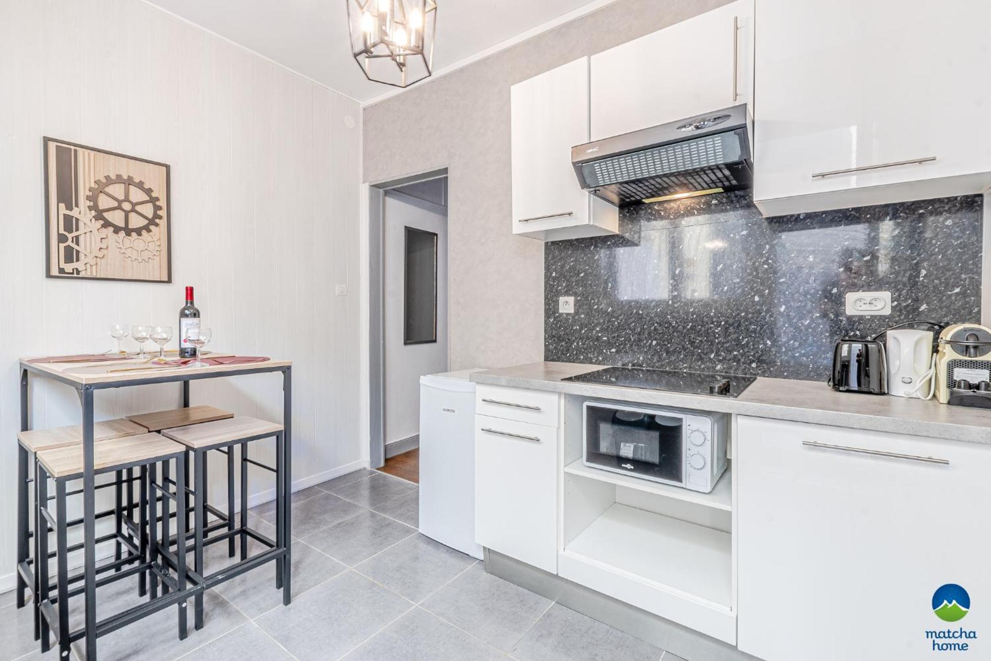 1 & 4 Appts - 1 A 4 Lits - 1 A 7 Pers - Max 25 Pers - 1 Immeuble - Confort, Flexibilite ------ - 1 & 4 Apts - 1 To 4 Beds - 1 To 7 Guests - Up To 25 - Same Building -- Cattenom Appartement