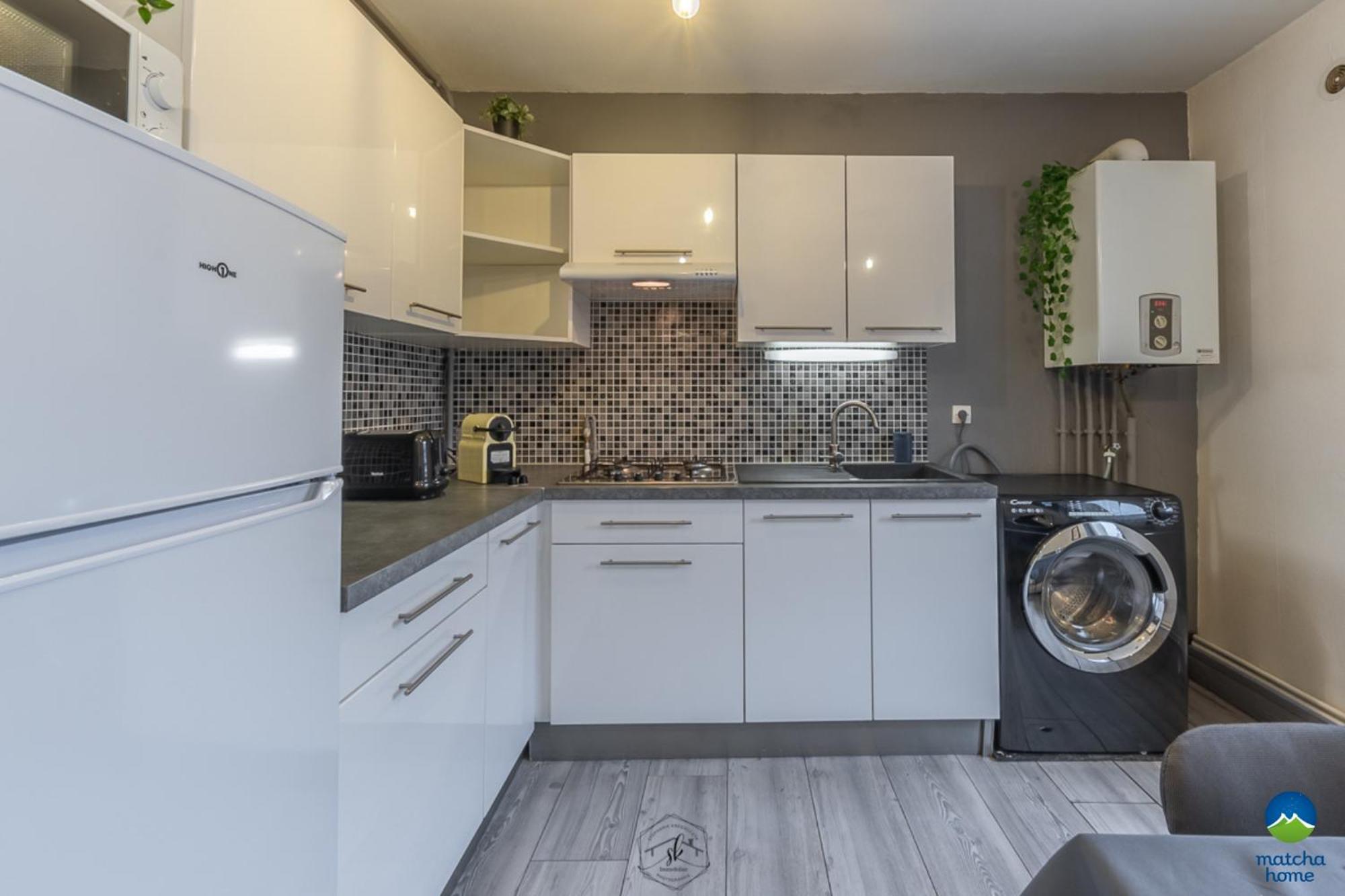 Appartement 1 & 4 Appts - 1 A 4 Lits - 1 A 7 Pers - Max 25 Pers - 1 Immeuble - Confort, Flexibilite ------ - 1 & 4 Apts - 1 To 4 Beds - 1 To 7 Guests - Up To 25 - Same Building -- Cattenom