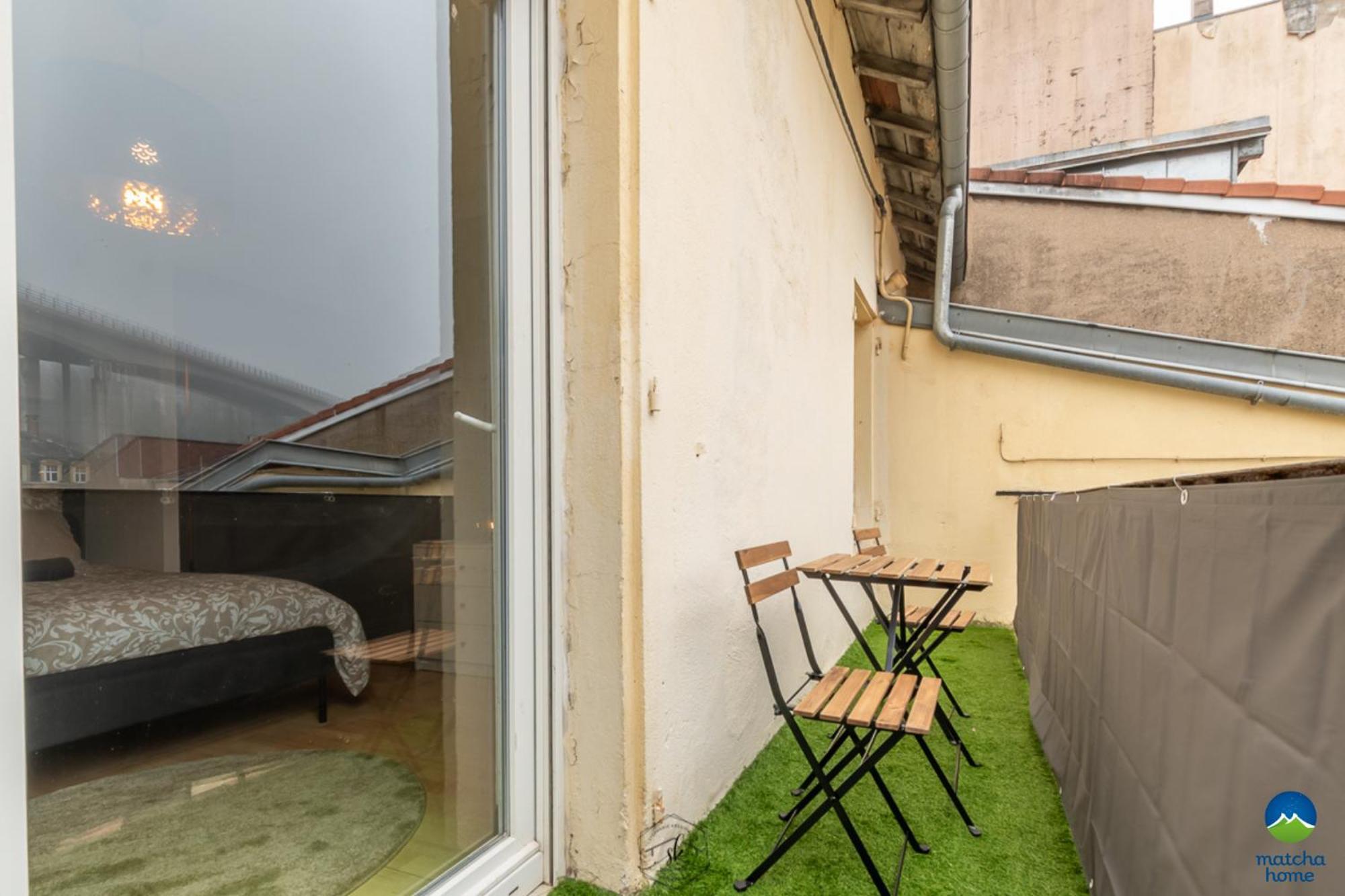 1 & 4 Appts - 1 A 4 Lits - 1 A 7 Pers - Max 25 Pers - 1 Immeuble - Confort, Flexibilite ------ - 1 & 4 Apts - 1 To 4 Beds - 1 To 7 Guests - Up To 25 - Same Building -- Cattenom * Hayange